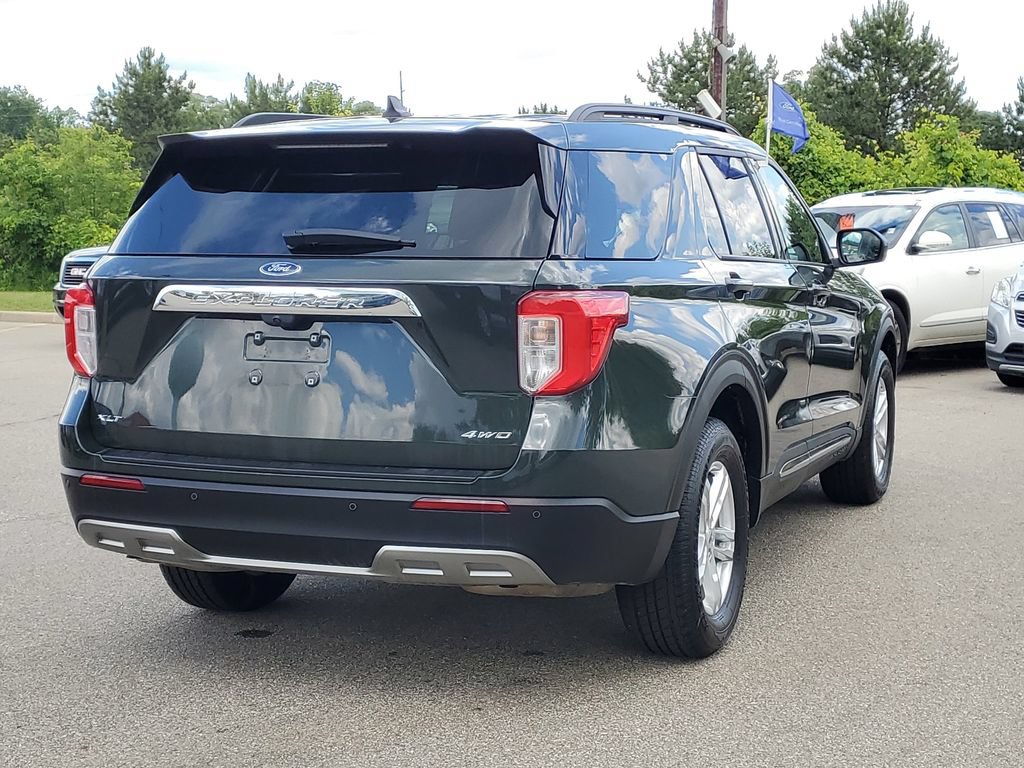 Certified 2023 Ford Explorer XLT w/ Equipment Group 202A AWD/4WD image 4