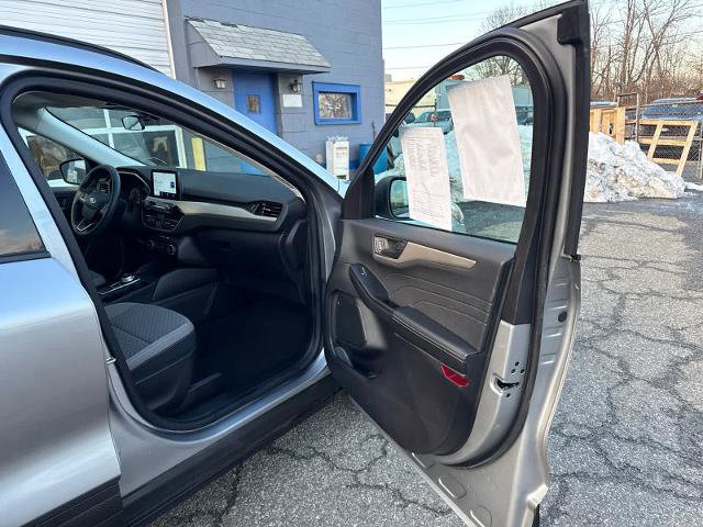 Certified 2022 Ford Escape SE image 9