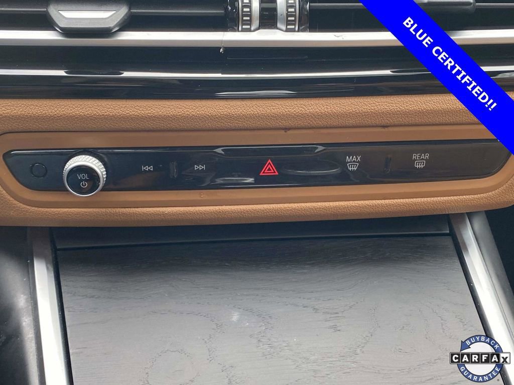 Used 2023 BMW 330i Sedan w/ Premium Package image 30