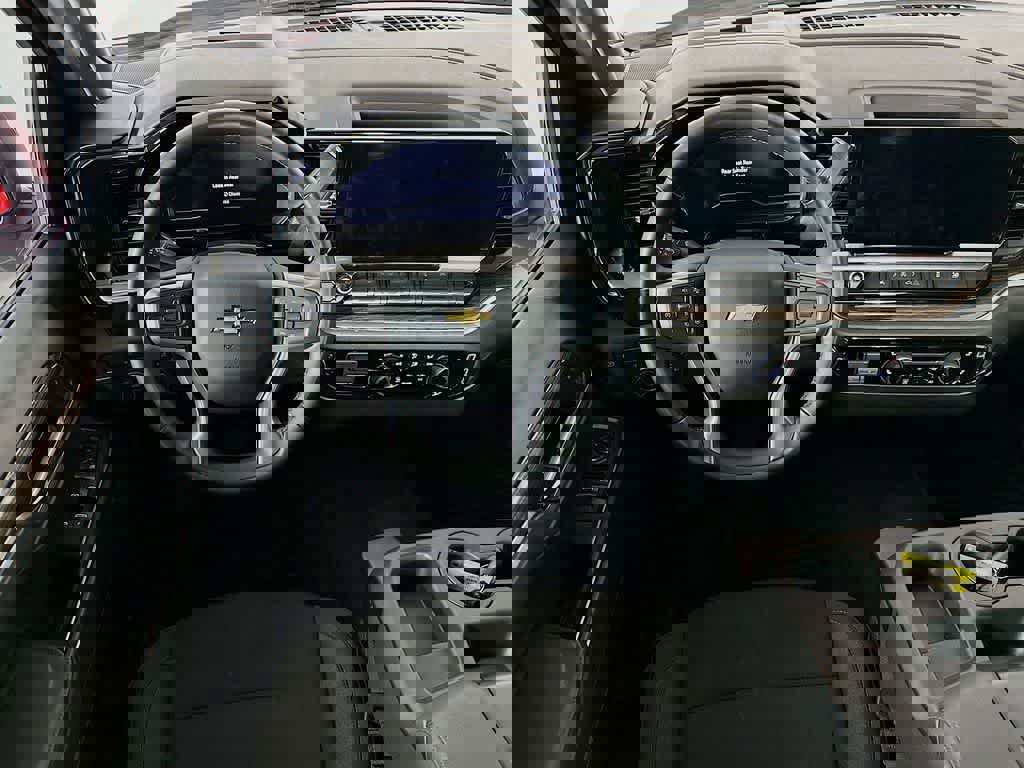 Used 2025 Chevrolet Silverado 1500 LT image 10