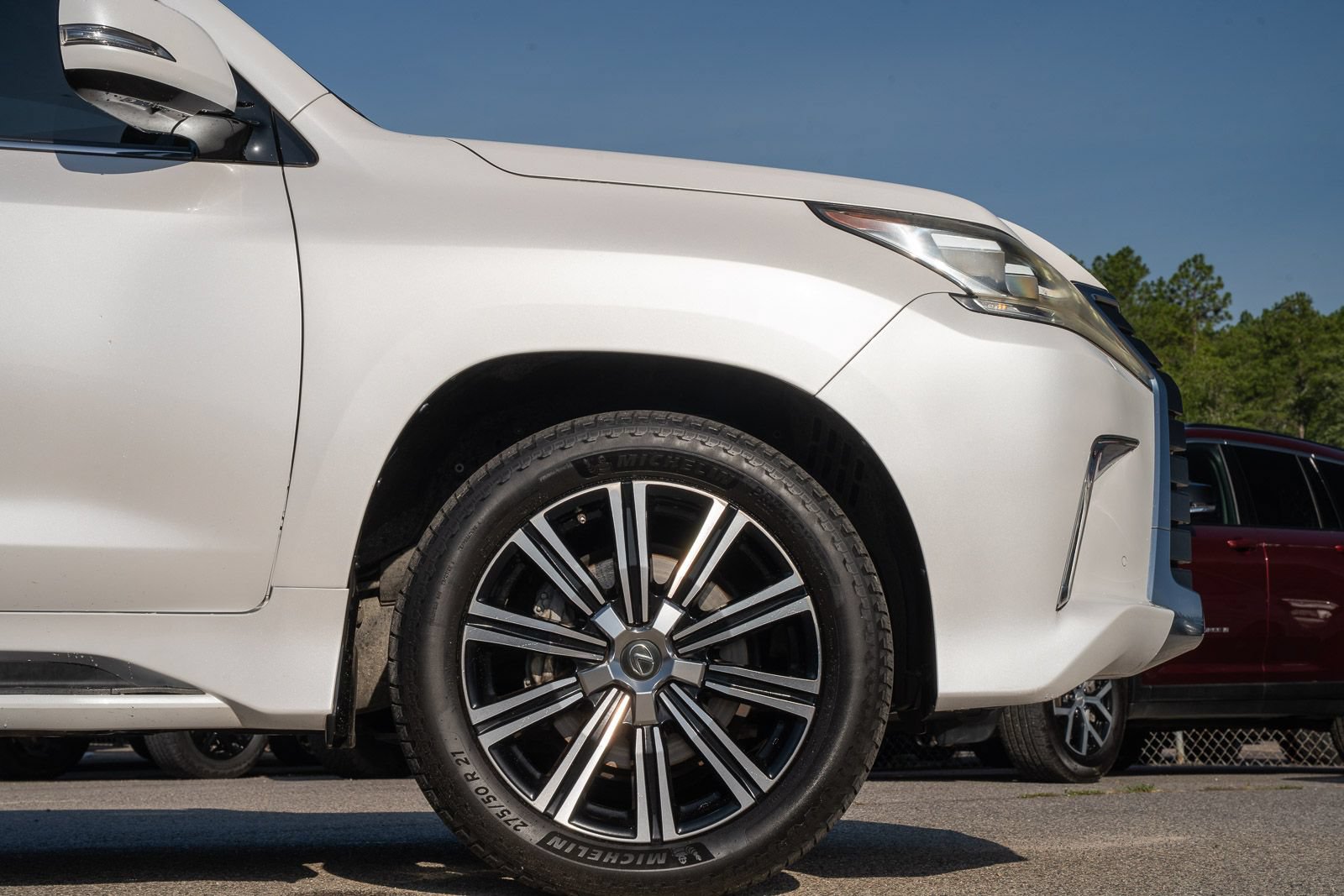 Used 2020 Lexus LX 570 4WD w/ Luxury Package image 13
