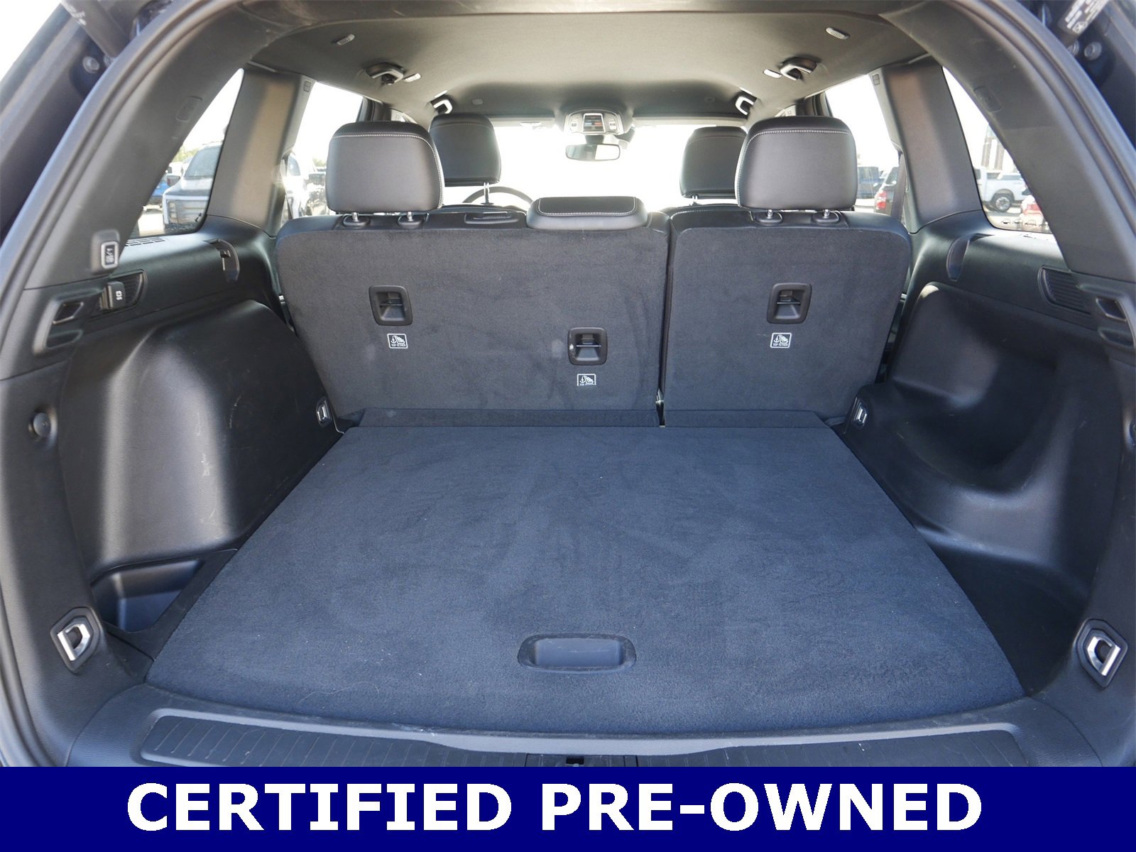 Used 2024 Jeep Grand Cherokee Limited w/ Black Appearance Package image 11