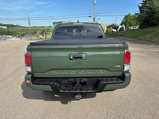 Used 2022 Toyota Tacoma TRD Sport w/ Technology Package AWD/4WD image 3