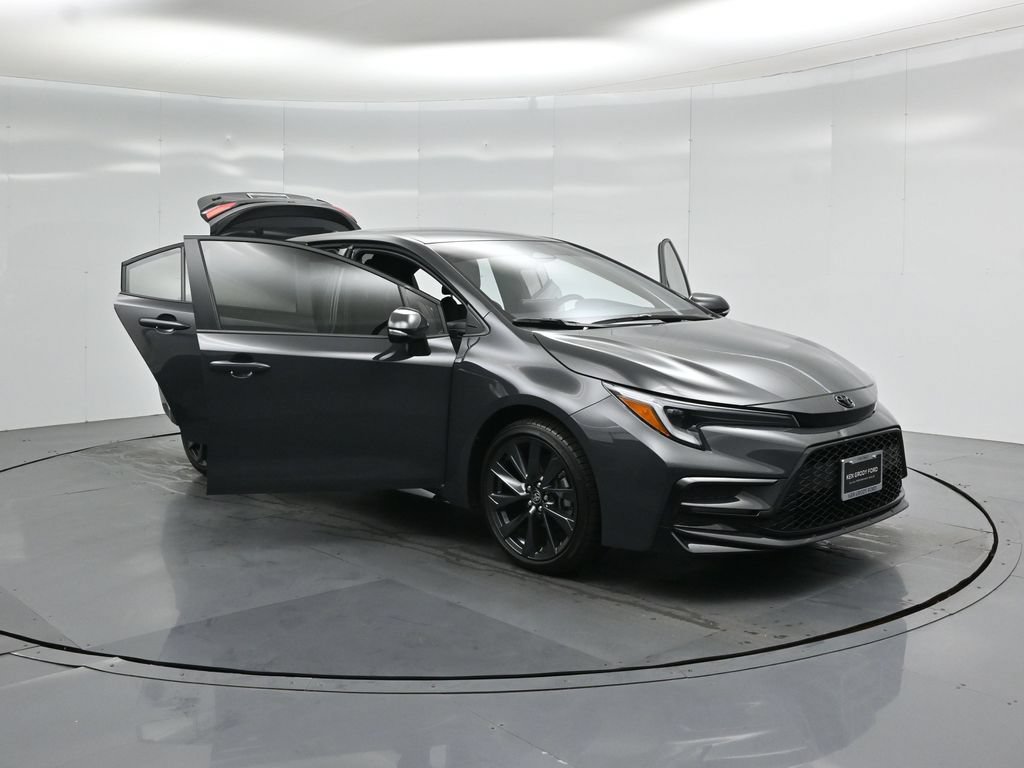 Used 2026 Toyota Corolla SE FWD image 30