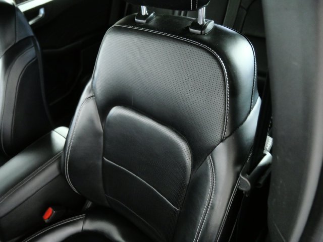 Certified 2024 Ford Escape Platinum AWD/4WD image 17