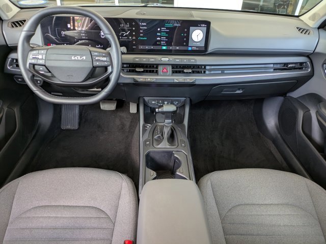 Used 2025 Kia K4 EX image 12