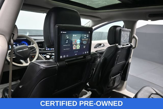 Used 2019 Chrysler Pacifica Limited FWD image 16