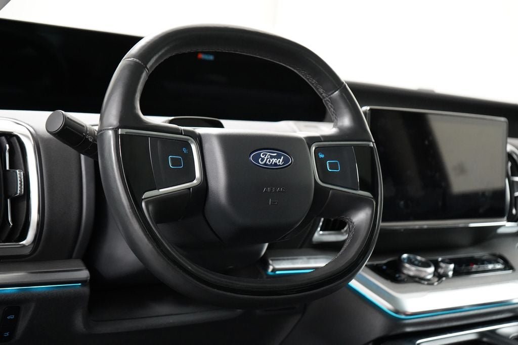 Certified 2025 Ford Expedition Platinum AWD/4WD image 13