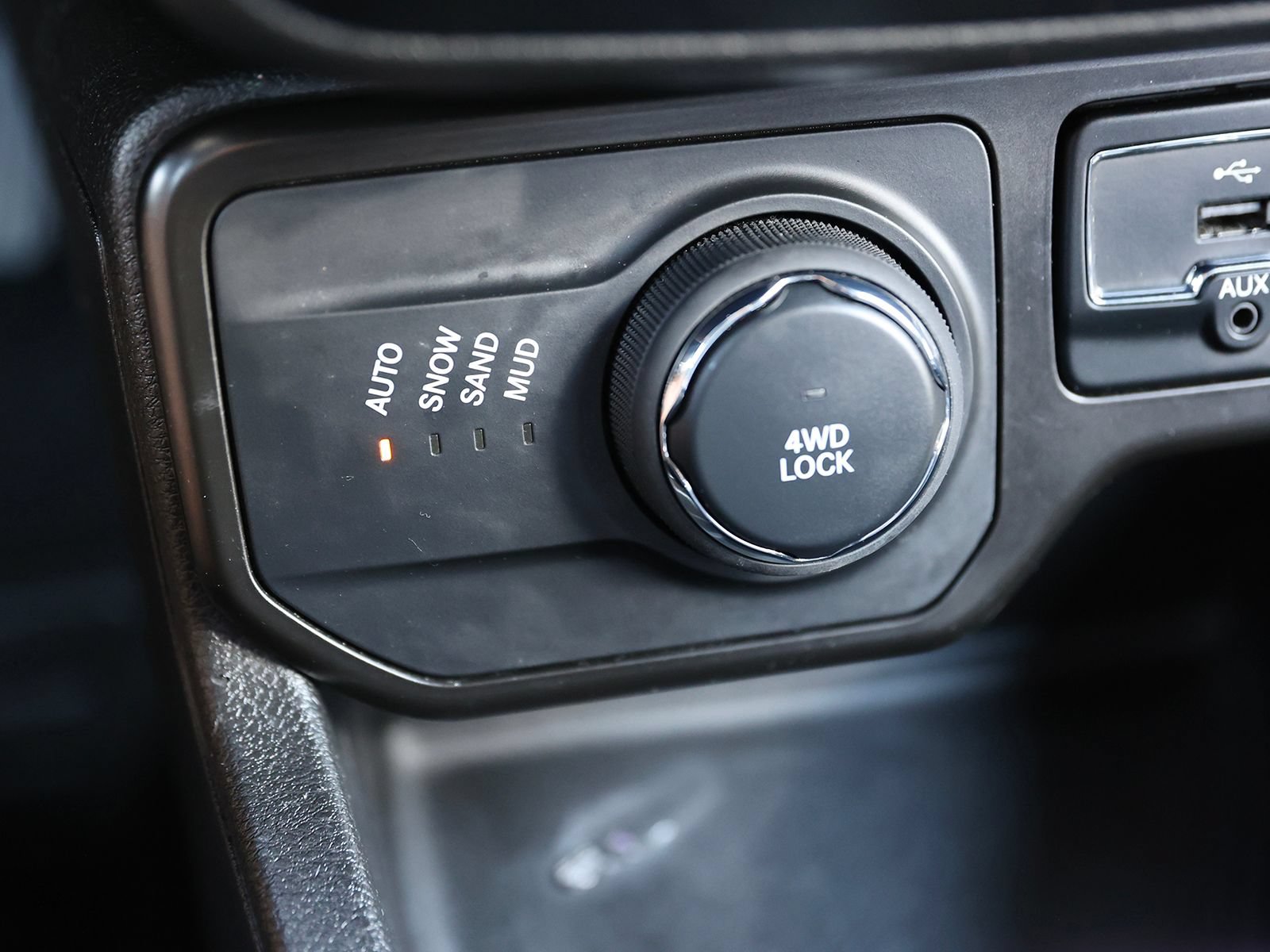 Used 2022 Jeep Renegade Altitude w/ Convenience Group AWD/4WD image 28