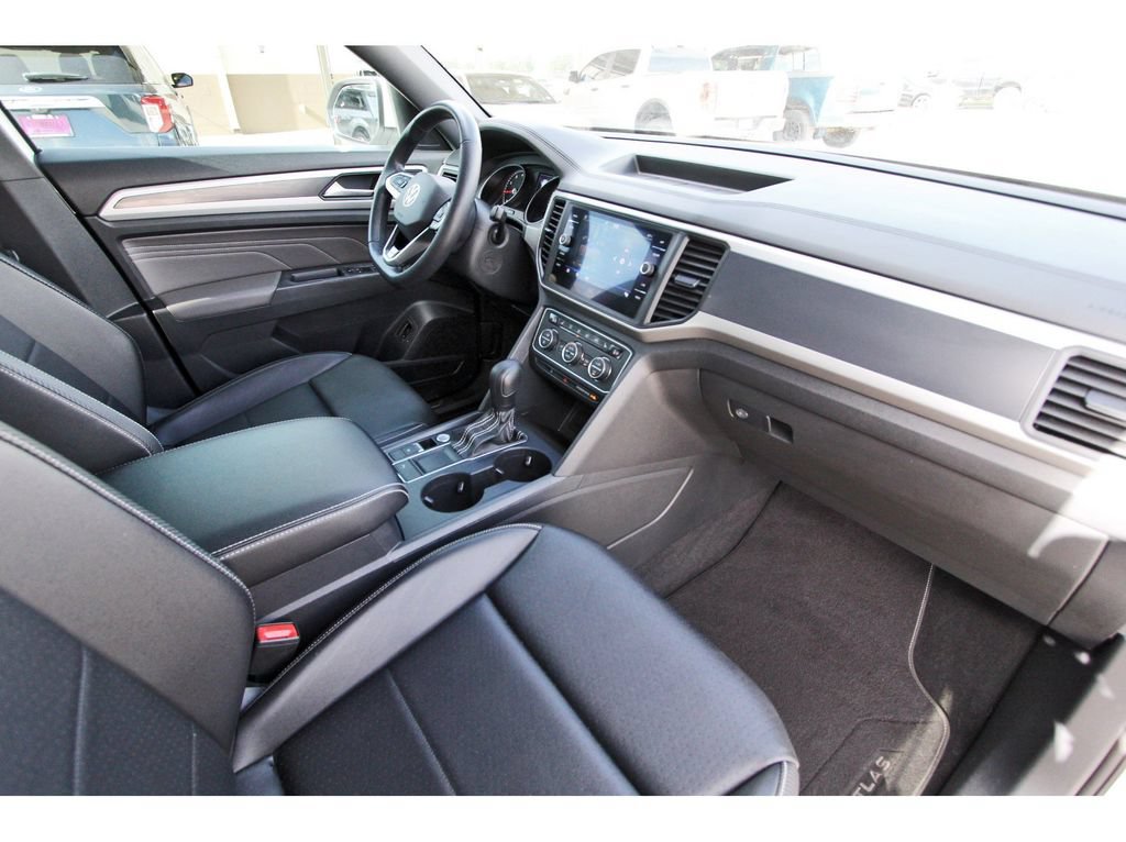 Used 2021 Volkswagen Atlas Cross Sport SE FWD image 29