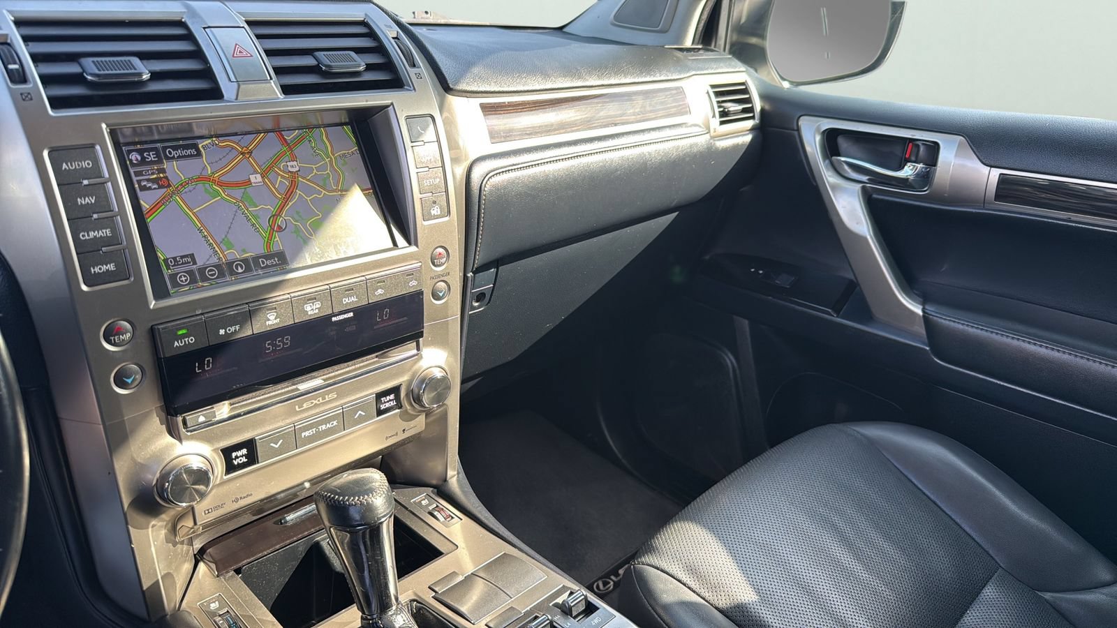 Used 2018 Lexus GX 460 w/ Navigation Package AWD/4WD image 17