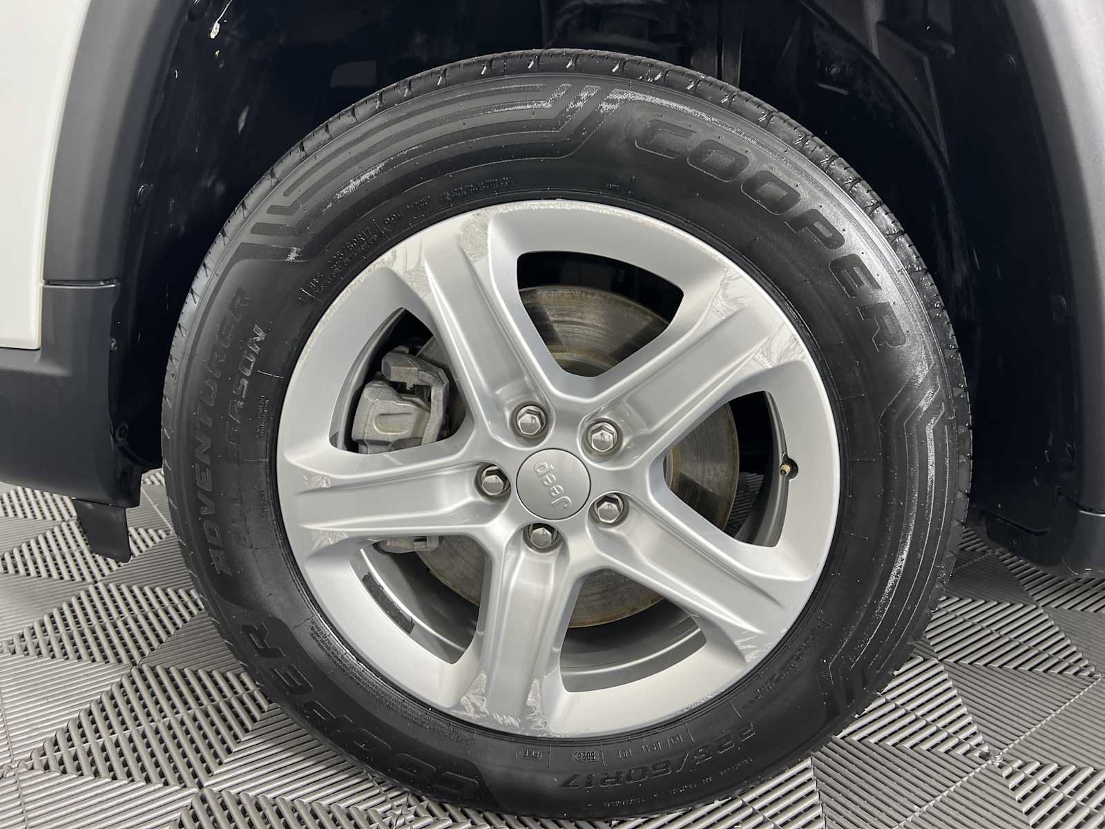 Used 2023 Jeep Compass Sport AWD/4WD image 14