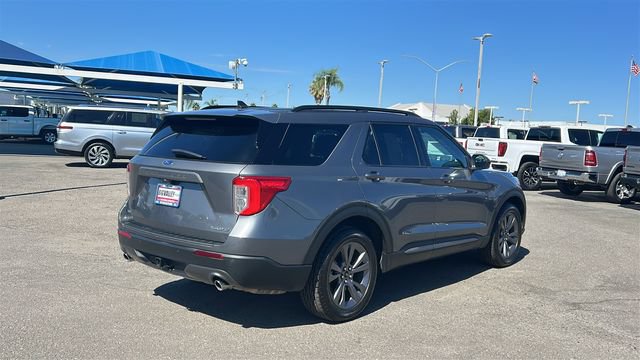 Certified 2022 Ford Explorer XLT w/ Equipment Group 202A AWD/4WD image 3