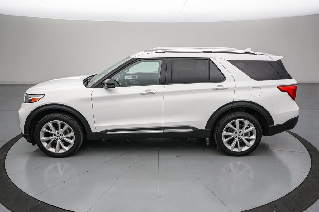 Certified 2024 Ford Explorer Platinum w/ Technology Package AWD/4WD image 7