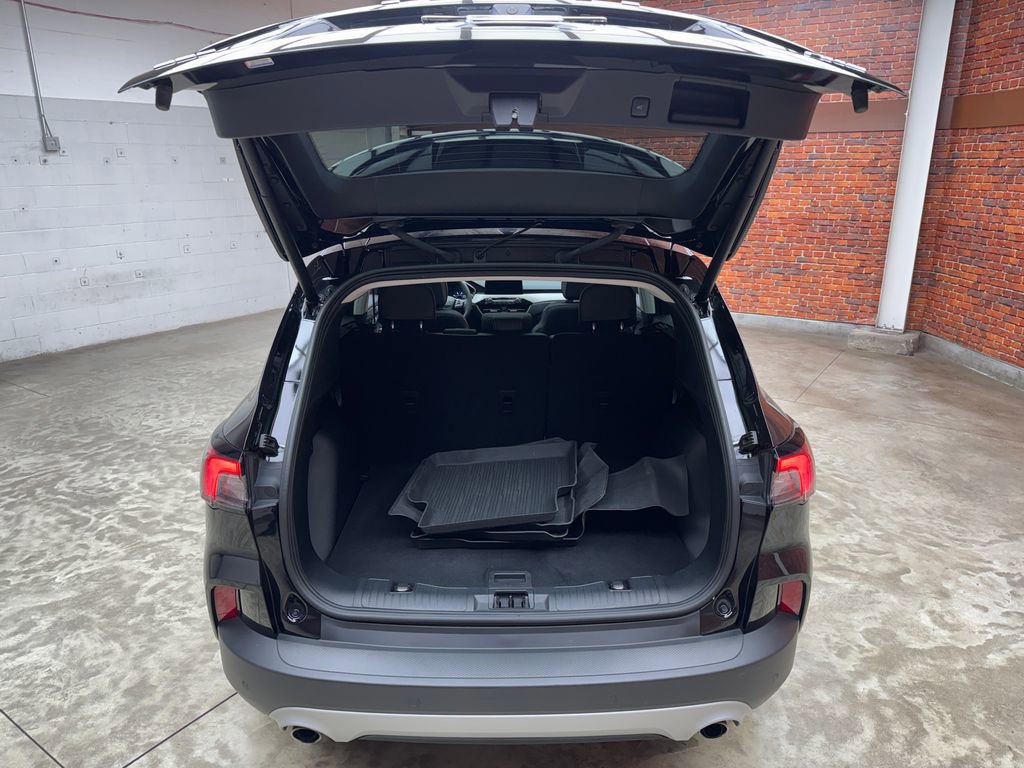 Certified 2022 Ford Escape SEL image 32