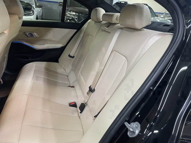 Used 2020 BMW 330i xDrive Sedan w/ Premium Package image 16