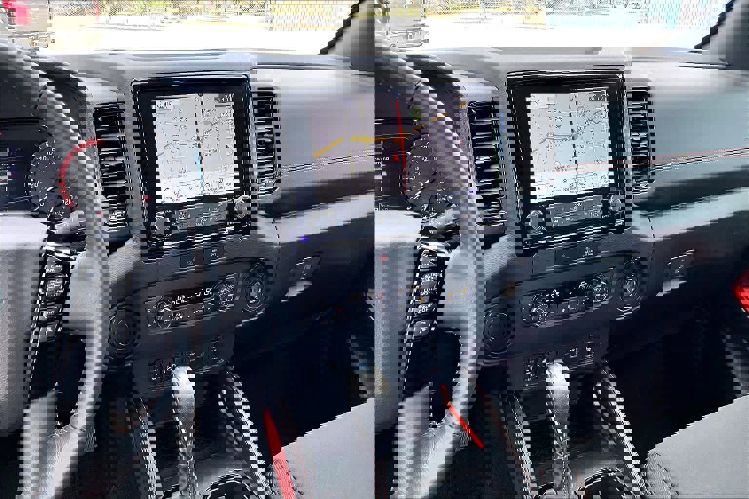 Used 2023 Nissan Frontier Pro-X w/ Pro Convenience Package image 7