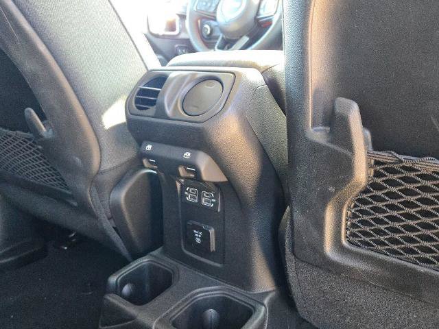 Used 2024 Jeep Wrangler Unlimited Rubicon AWD/4WD image 11