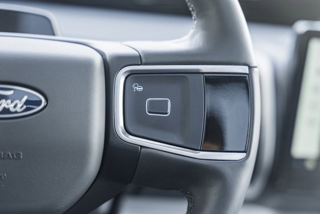 Certified 2025 Ford Expedition Active image 40