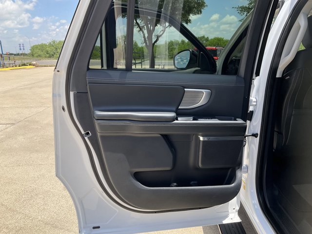 Certified 2025 Ford Expedition Max Platinum AWD/4WD image 15