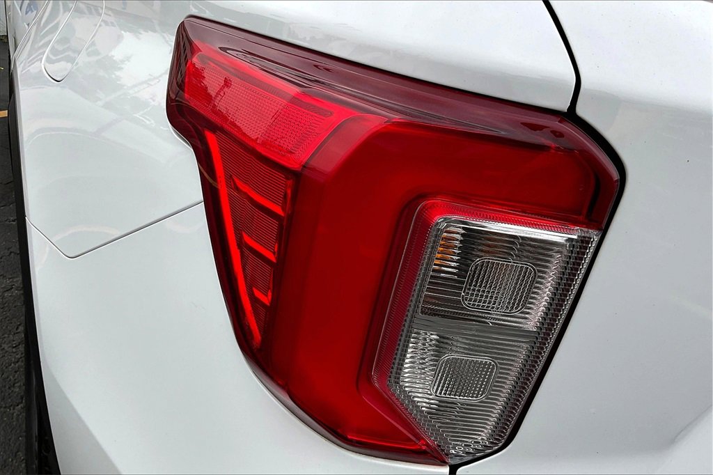 Certified 2020 Ford Explorer XLT w/ Equipment Group 202A image 29