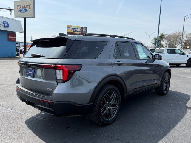 Certified 2025 Ford Explorer ST-Line w/ ST-Line Street Pack image 3