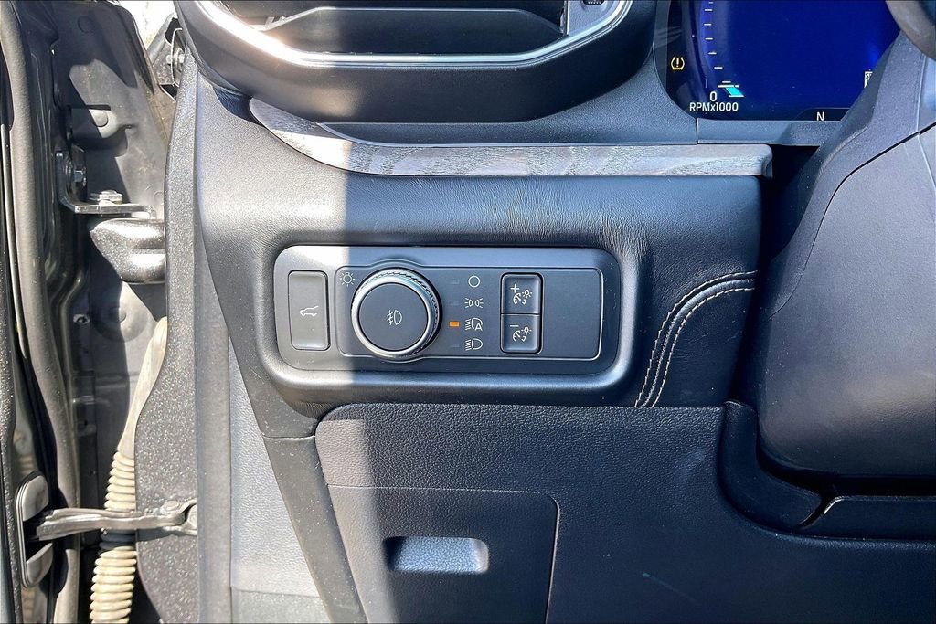 Certified 2020 Ford Explorer Platinum w/ Premium Technology Package image 35