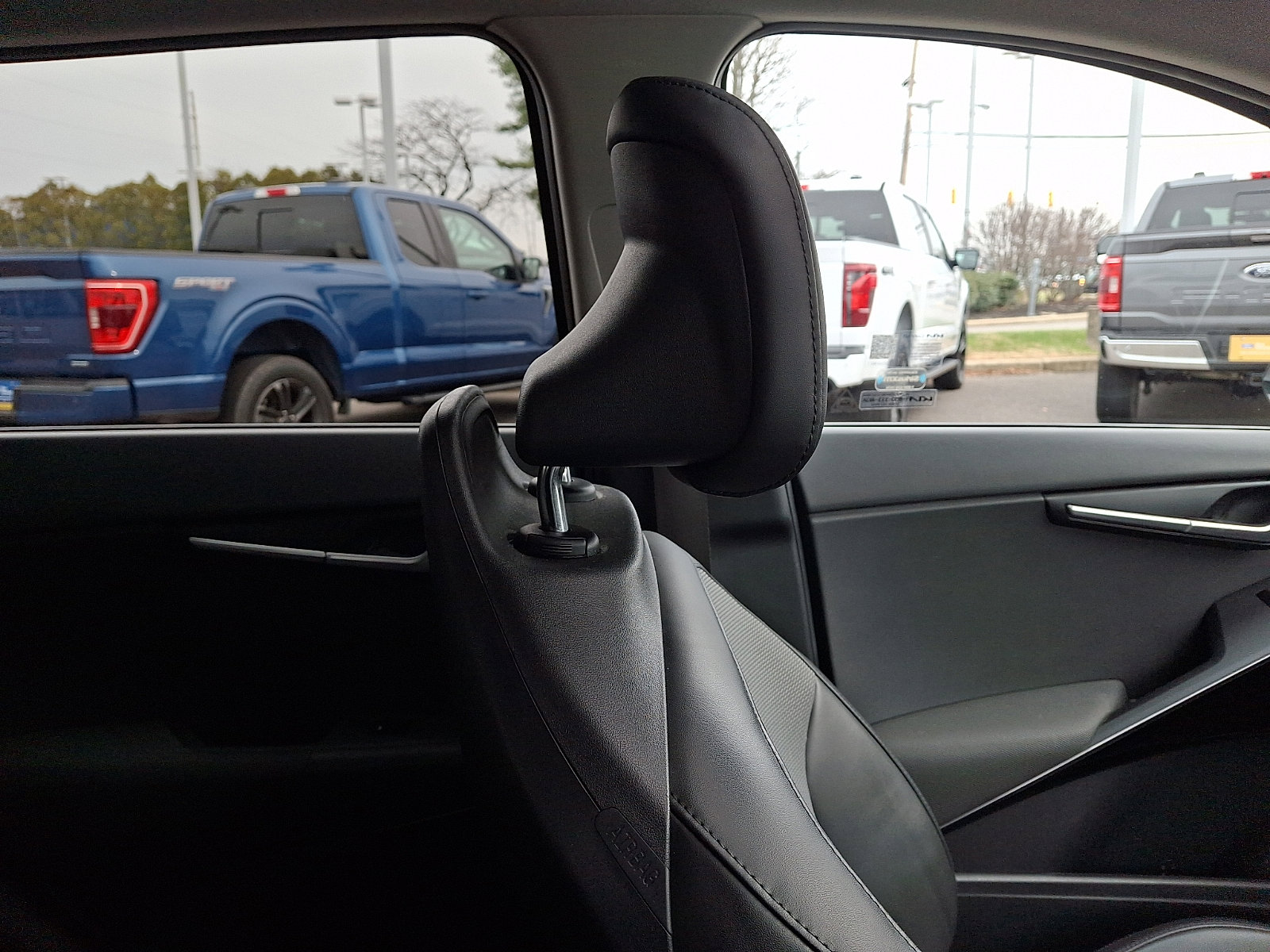 Used 2023 Kia Niro EX Touring image 13