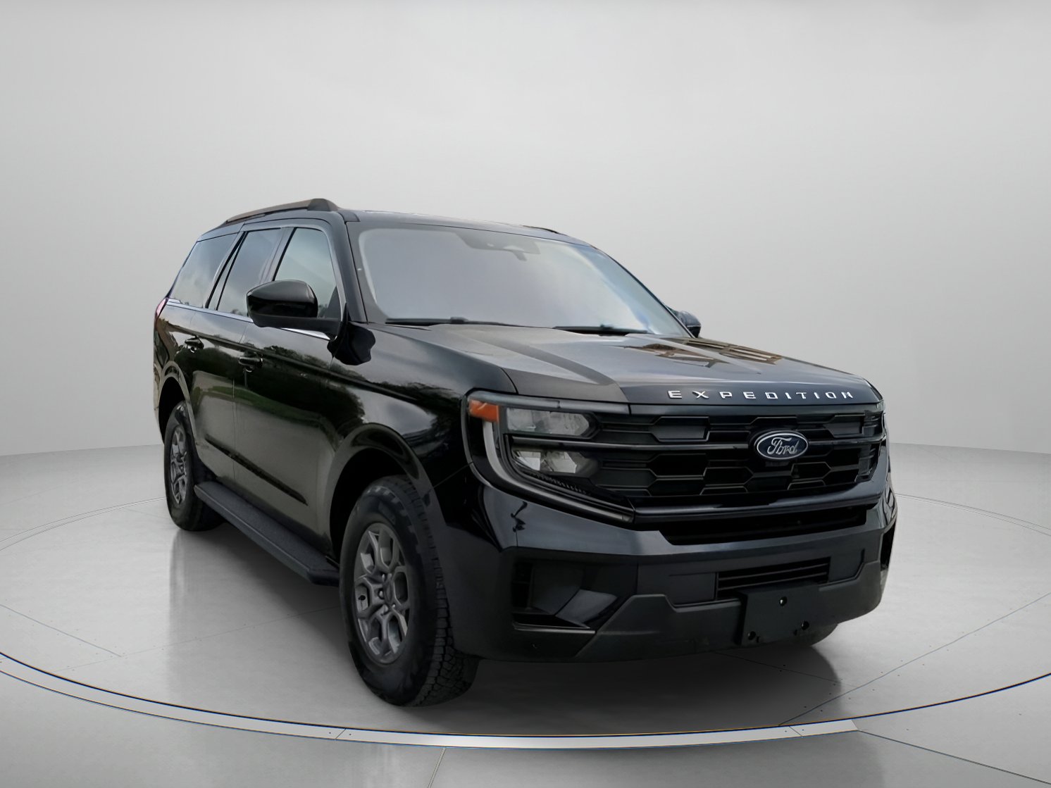 Certified 2025 Ford Expedition Active image 3