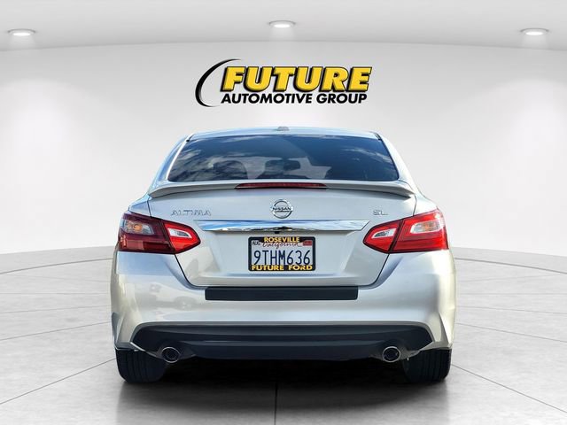 Used 2017 Nissan Altima 2.5 SL w/ 2.5 Technology Package FWD image 4