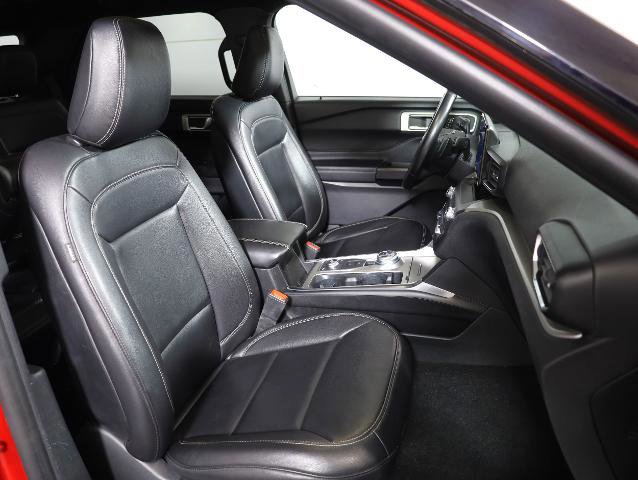 Certified 2020 Ford Explorer XLT w/ Equipment Group 202A image 9