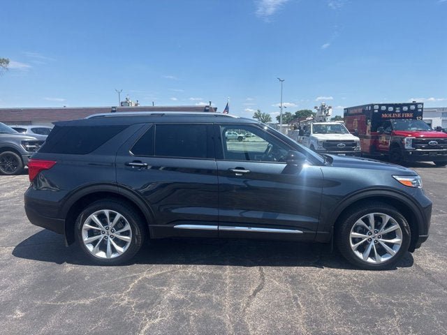 Certified 2023 Ford Explorer Platinum w/ Technology Package AWD/4WD image 6