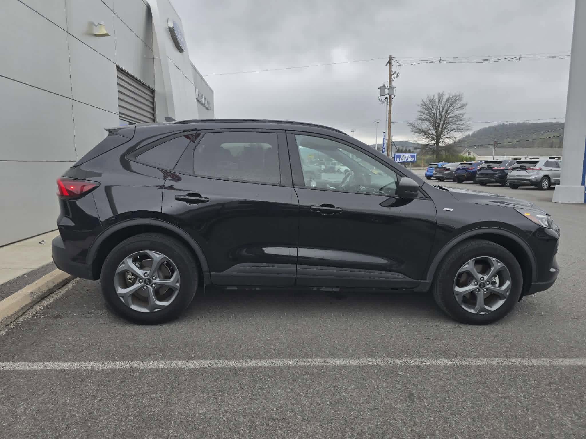 Certified 2025 Ford Escape ST-Line AWD/4WD video 2