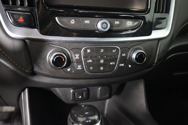 Used 2020 Chevrolet Traverse LT w/ Driver Confidence II Package AWD/4WD image 44