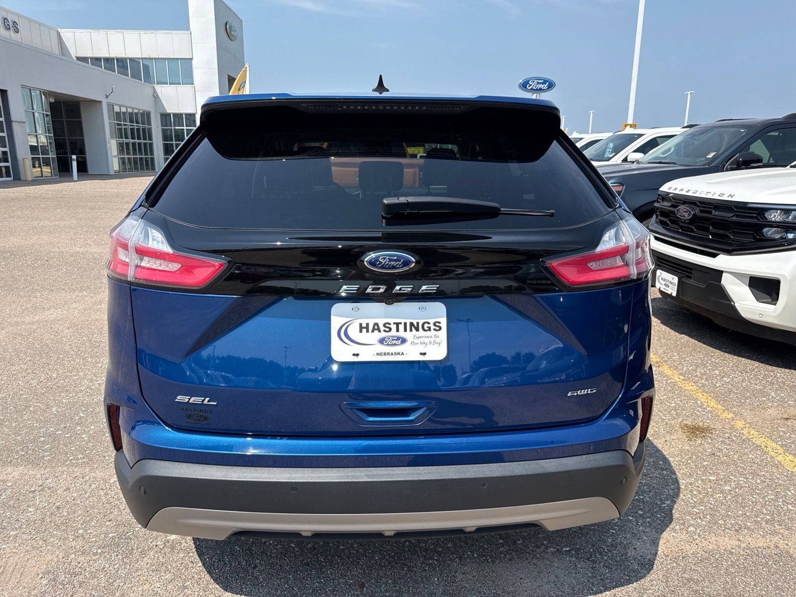 Certified 2023 Ford Edge SEL w/ Convenience Package AWD/4WD image 4