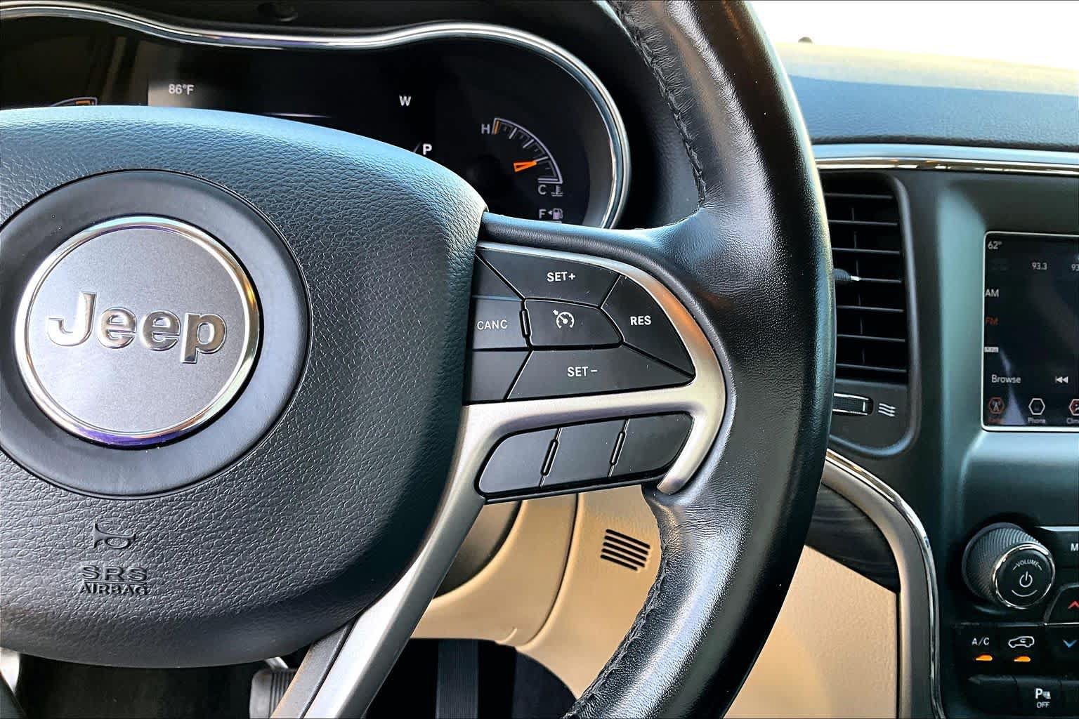 Used 2020 Jeep Grand Cherokee Laredo RWD image 25