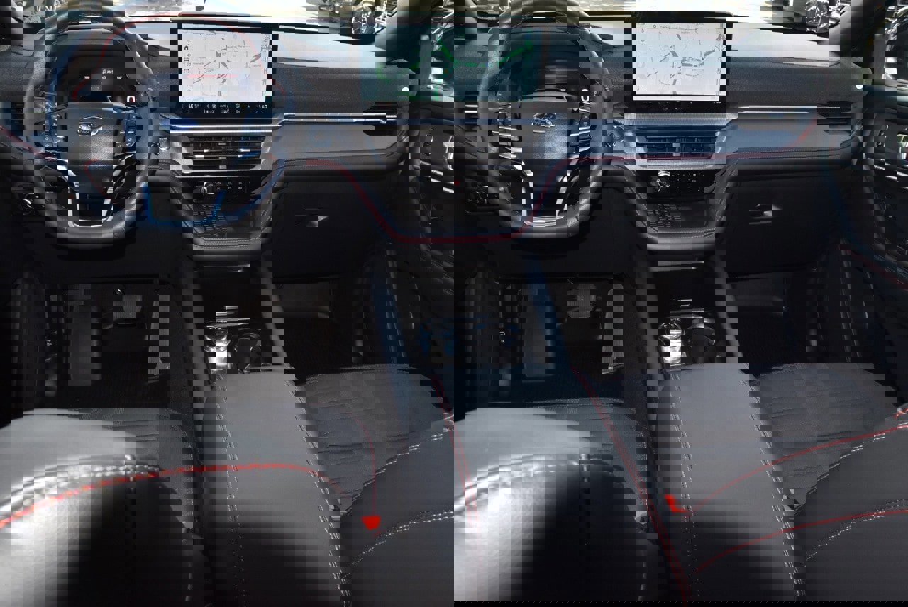 Certified 2025 Ford Explorer ST-Line w/ Premium Package image 18