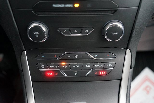 Certified 2018 Ford Edge SEL w/ Equipment Group 201A image 15