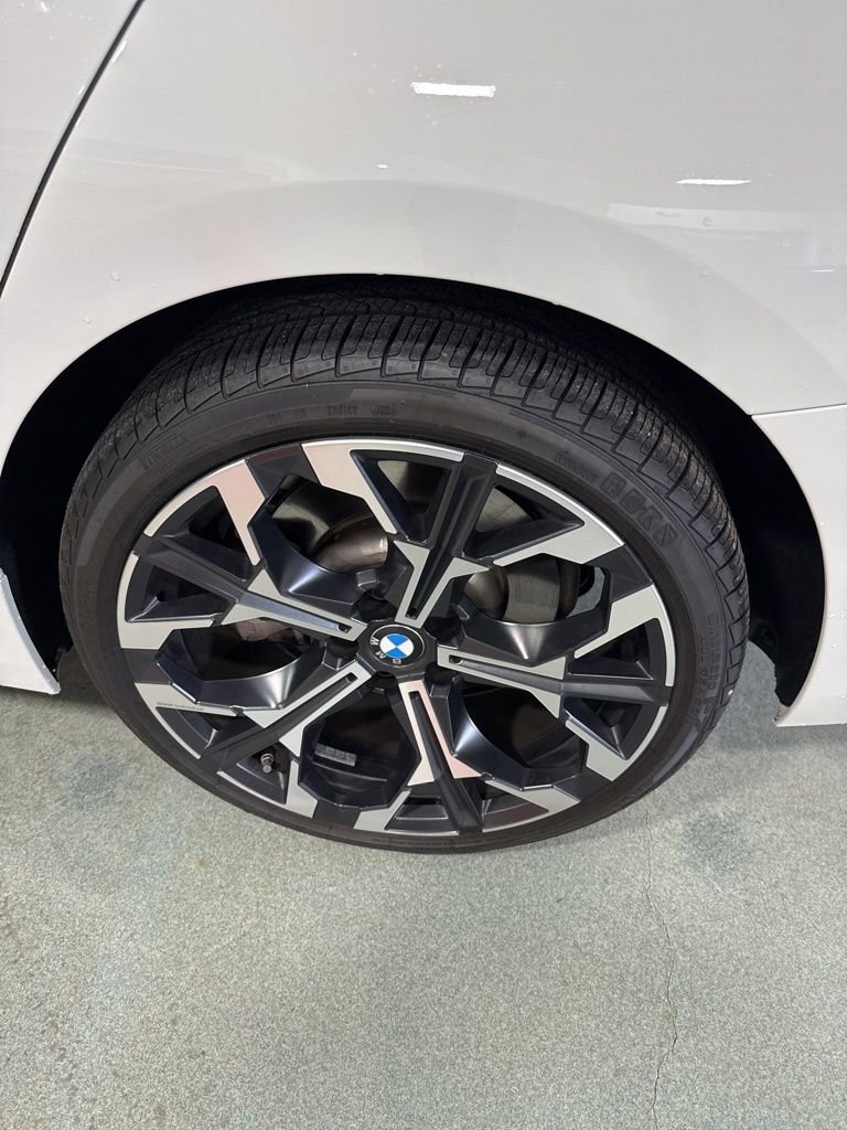 Used 2025 BMW 330i xDrive Sedan w/ Premium Package image 26