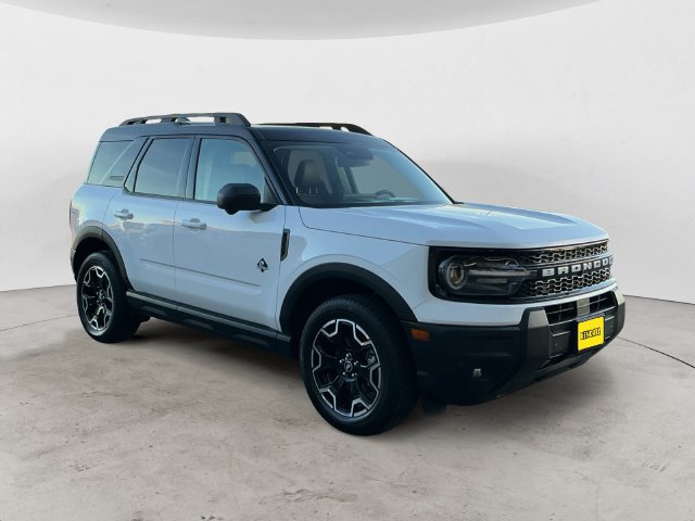 Certified 2025 Ford Bronco Sport Outer Banks w/ Outer Banks Tech Package+ AWD/4WD image 3