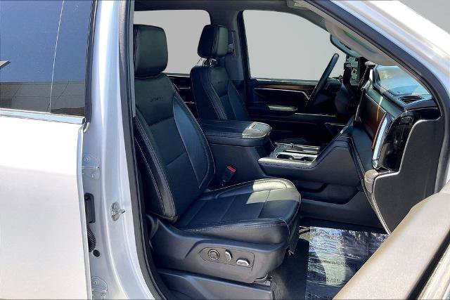 Used 2024 GMC Sierra 2500 Denali w/ Denali Reserve Package AWD/4WD image 7