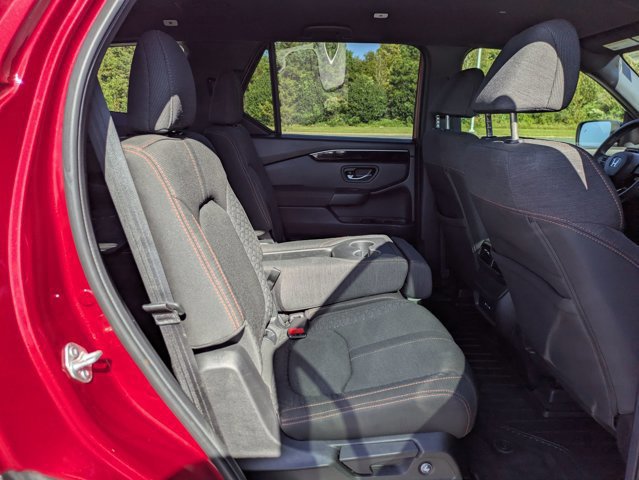 Used 2025 Honda Pilot Sport image 31