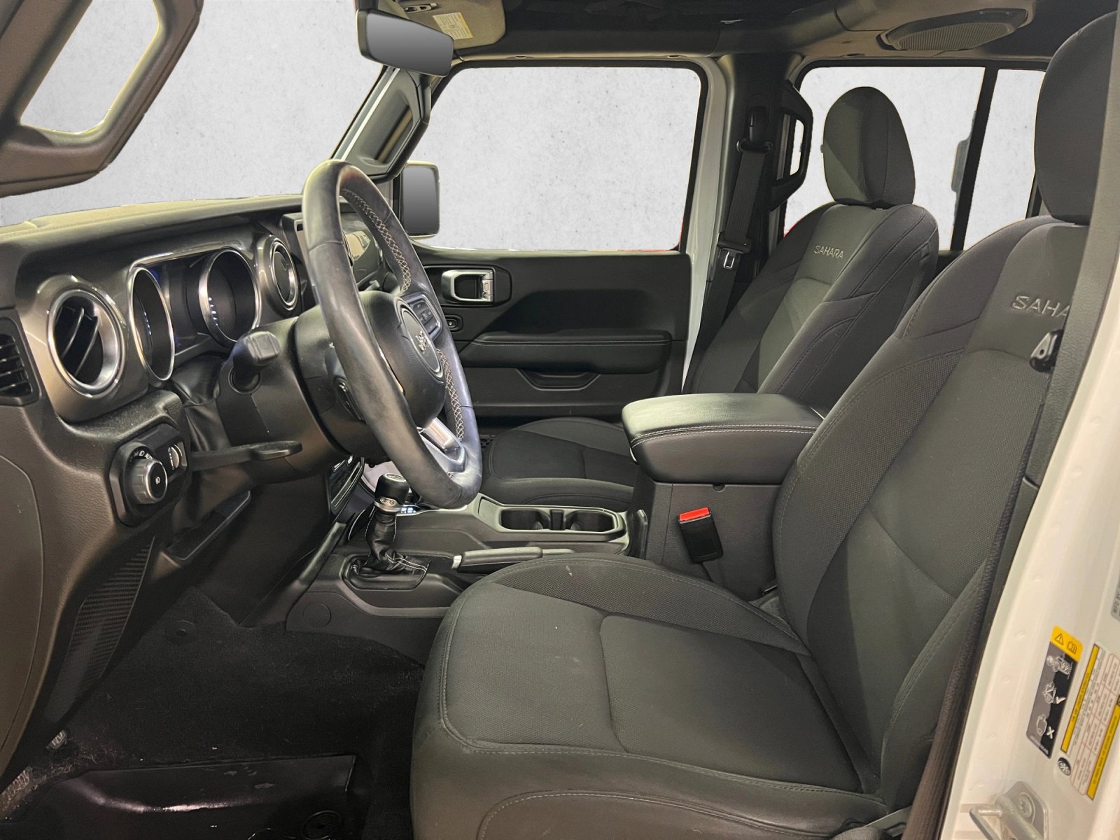Used 2023 Jeep Wrangler Unlimited Sahara w/ Cold Weather Group AWD/4WD image 11
