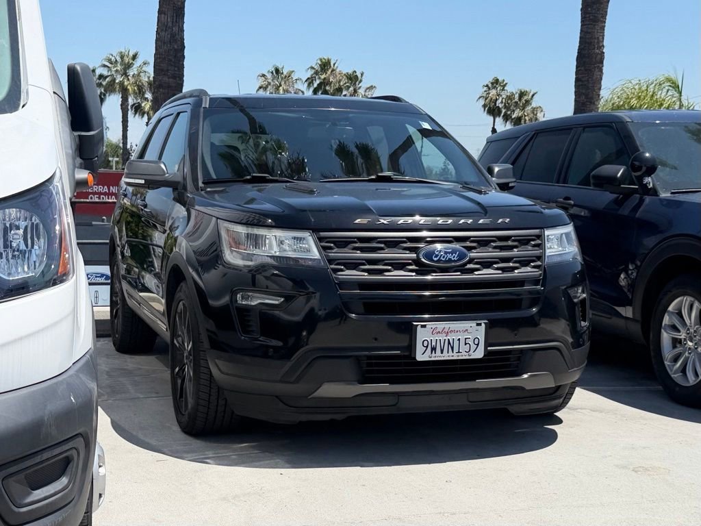 Certified 2018 Ford Explorer XLT FWD image 1