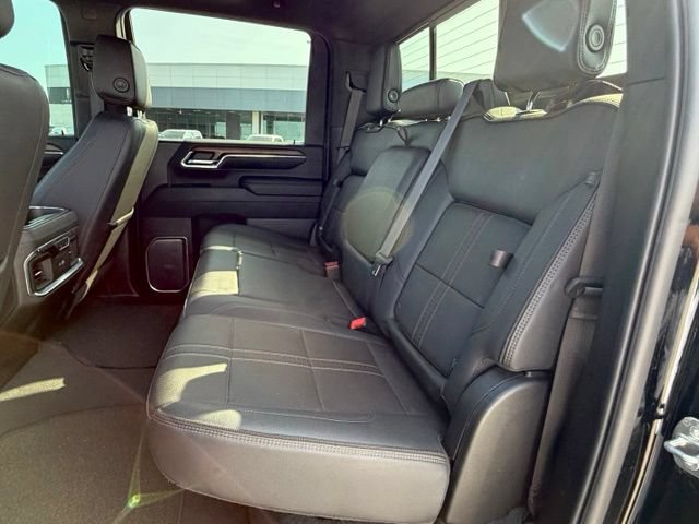 Used 2024 Chevrolet Silverado 2500 High Country w/ High Country Premium Package AWD/4WD image 8