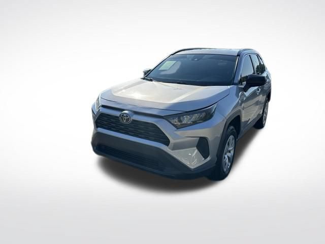 Used 2019 Toyota RAV4 LE FWD image 3