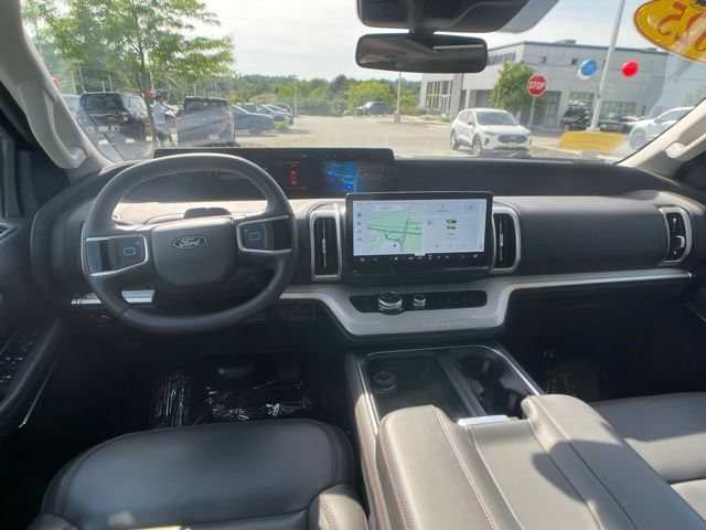 Certified 2025 Ford Expedition Active AWD/4WD image 17