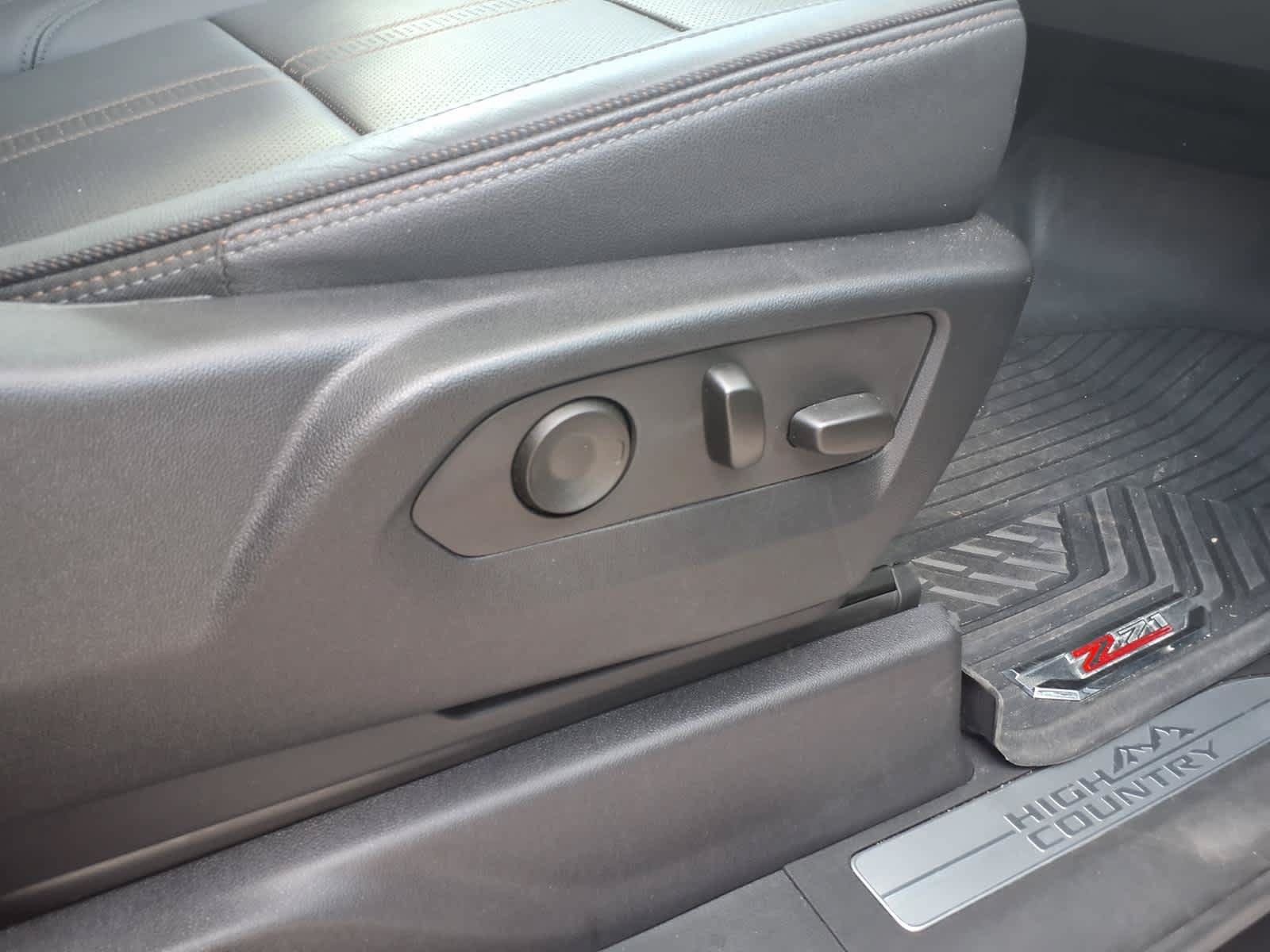 Used 2024 Chevrolet Silverado 2500 High Country w/ High Country Premium Package AWD/4WD image 27