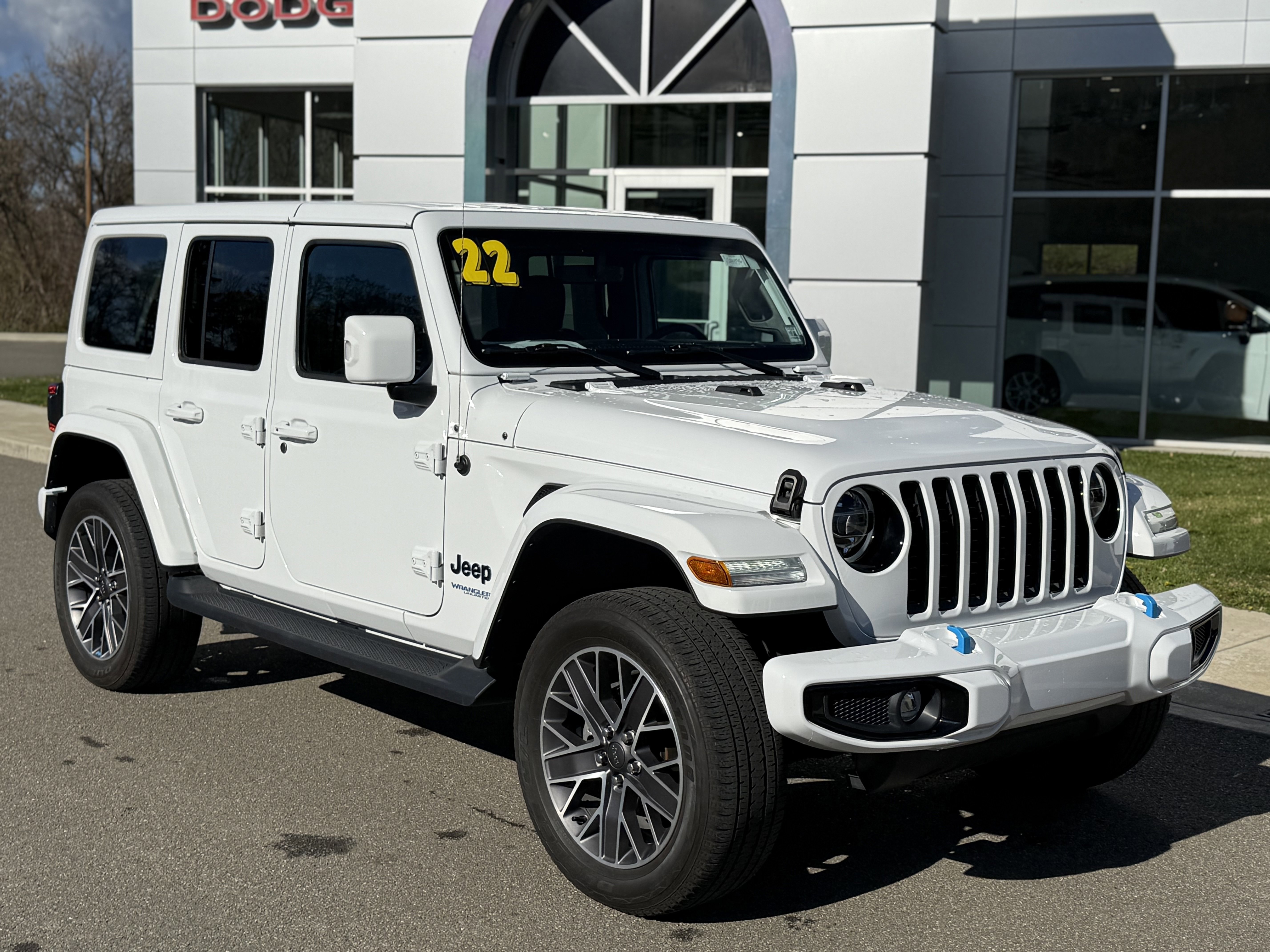Used 2022 Jeep Wrangler Unlimited Sahara AWD/4WD image 5