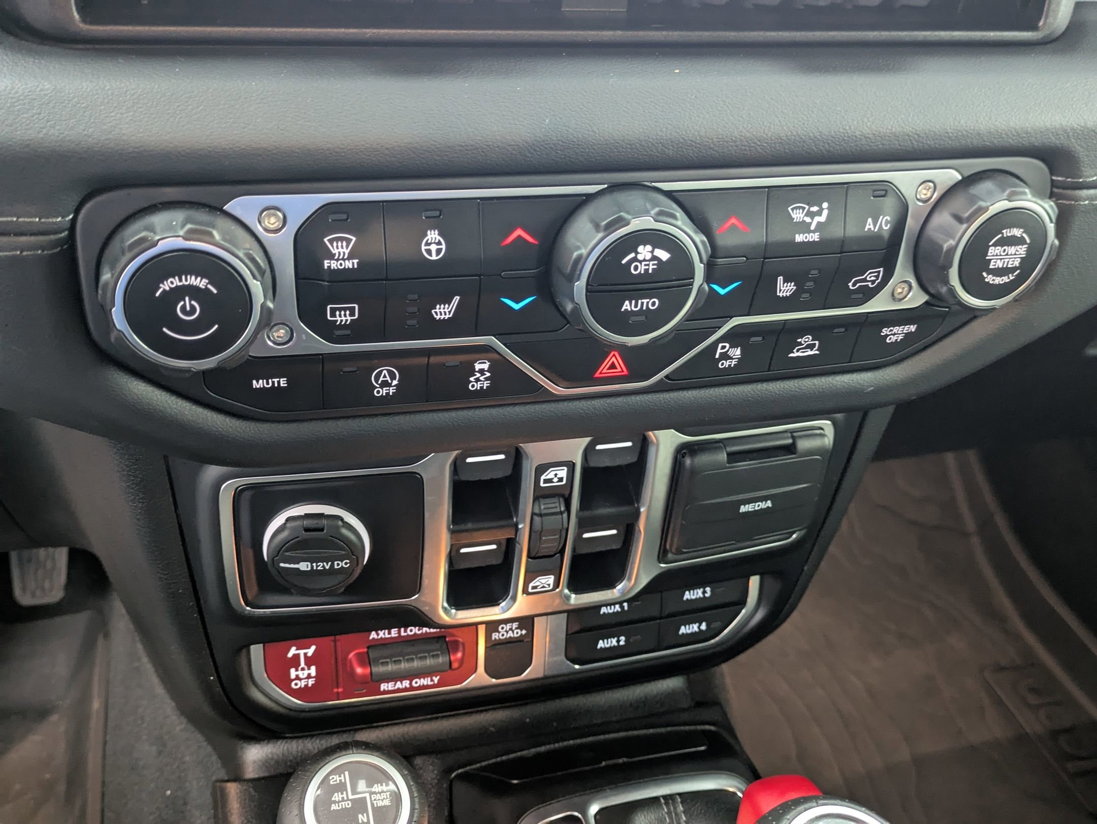 Used 2024 Jeep Gladiator Mojave image 25